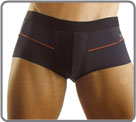 Very soft polyamid matter. Woven stripes. Little black elastic waistband. Lined front pouch. Mirror printed logo.