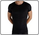 Un tissu fin et extensible alternant de larges rayures opaques et semi-transparentes. Chic et séduction.