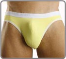 Based on the famous fabric Sensitive characterized by a very fine mesh and very sharp colors, the Pure line is an ideal association between the cuts of L 'Homme Invisible and this ultra-comfortable matter.