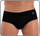 New : a top quality range in mercerised cotton elastane rib stitch. A modern look thanks to its fine red contrasting piping details, edging, labels and covered waistbands. Lined at the front.