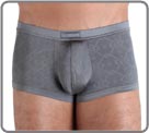Diamond and geometrical shapes in matching tones on a thin and
slightly shiny base. A very soft fabric waistband. A seductive and refined range.