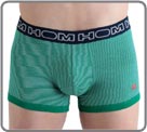 Pack 2 boxers in a very nice stretch cotton material. A fitted cut for an elegant and a trendy look. Brand logo embroidered on the thigh. 2-pack (1 green and 1 green stripes).