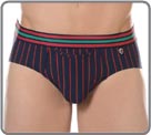 A soft and comfortable material thanks to modal with a smart and perennially fashionable pattern and colour. Opening on the top and support pouch. Very soft microfiber waistband. Small badge sewn on the left under the waistband. Lined front pouch.