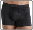 For the unconditional ones of pure cotton, a line in 100% top-of-the-range mercerized cotton. Jacquard weaving to obtain this refined square. Coiled waistband comfortable with logo (small metal plate).