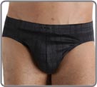 For the unconditional ones of pure cotton, a line in 100% top-of-the-range mercerized cotton. Jacquard weaving to obtain this refined square. Coiled waistband comfortable with logo (small metal plate).