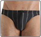 Line with refined elegance. A stripe raised by a delicate Jacquard pattern.