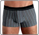 Clubhouse line in a fabric microfibre mixing rafter and coloured stripe. Cottony fabric with 37%. Beautiful apparent waist band taking again the stripe and logo HOM. Smart and timeless model.