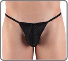 De nombreux petits trous dans cette fine mati�re polyamide laissent entrevoir...
