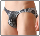 En noir et blanc, motif imprim� de larges fleurs. Le romantisme au masculin. un...