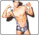 Bodyboxer � bretelles, mati�re synth�tique imprim�e camouflage. Poche pr�form�e, non doubl�e. Petit logo N2N souple plac� au dos, entre les �paules. Pas d'ouverture � l'entre-jambes.