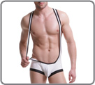 Bodyboxer � bretelles, mati�re synth�tique bord�e de couleur contrast�e. Poche pr�form�e, non doubl�e. Petit logo N2N plac� au dos, entre les �paules. Pas d'ouverture � l'entre-jambes.