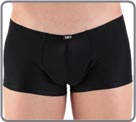Une fine c�te 2*2 sur une mati�re polyamide apporte une touche chic et �l�gante...