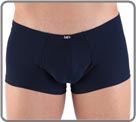 Une fine c�te 2*2 sur une mati�re polyamide apporte une touche chic et �l�gante...