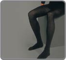 Nesting tights. Warmth and softness for these plain stich tights in Rhovyl/Silk. Confort band and front opening especially designed for the male anatomy. Signature waistband for a firm support without tightening.
Stitch-by-stitch toes.