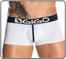 Un basic ralis dans une fine matire microfibre. Effet seconde peau. Large...