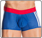Matire mesh largement pourvue de petits trous, parfait pour le sport...