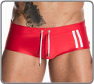 Slip de bain couvrant avec cordon de serrage. Matire satine. Coupe proche du...