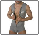 Body Shorty en coton. Fermeture par boutons pression jusqu'� la braguette. Logo ES poitrine. Pas d'ouverture � l'entre-jambes.