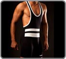 Body boxer, tenue de lutte athl�tique et sexy en mati�re polyamide douce. Coupe sportive particuli�rement flexible gr�ce � l'�lasthane. Poche non doubl�e. Pas d'ouverture � l'entre-jambes.