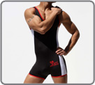 A sportive and sexy line made with a extensible material for a perfect comfort. Contrast side panels. Rufskin logo embroidered in red on the thigh. Without opening between legs.