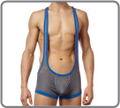Body boxer � bretelles en mati�re a�r�e grise bord�e de bleu. Poche non doubl�e.