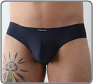 Curve, des sous-vtements tendance bass sur une belle matire microfibre et en...
