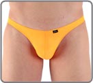 Couleur fluo intense. Wave brief, une coupe mini-slip tout en courbe, taille...