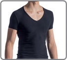 V-neck t-shirt in ultra thin and ribbed micromodal. Ultra Pleasant Sensation on...