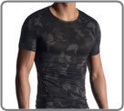 A camouflage print on an ultra-thin black jersey with thin knits. An elegant,...