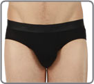 Mesh, new permanent line in polyamide. The quality of the material brings an at...