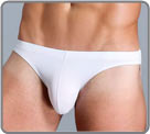 Disponible dans plusieurs couleurs intenses, ce mini slip est bas� sur un tissu...