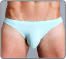 Disponible dans plusieurs couleurs intenses, ce mini slip est bas� sur un tissu...