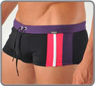 Boxer de bain taille basse, jambes courtes, soulignant votre sex-appeal. La et...