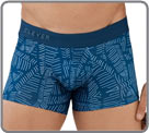 Original look with its graphic print. The slightly longer legs protect against...