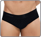 Un string trs confortable,  la fois sexy et sportif, avec son insert stri en...